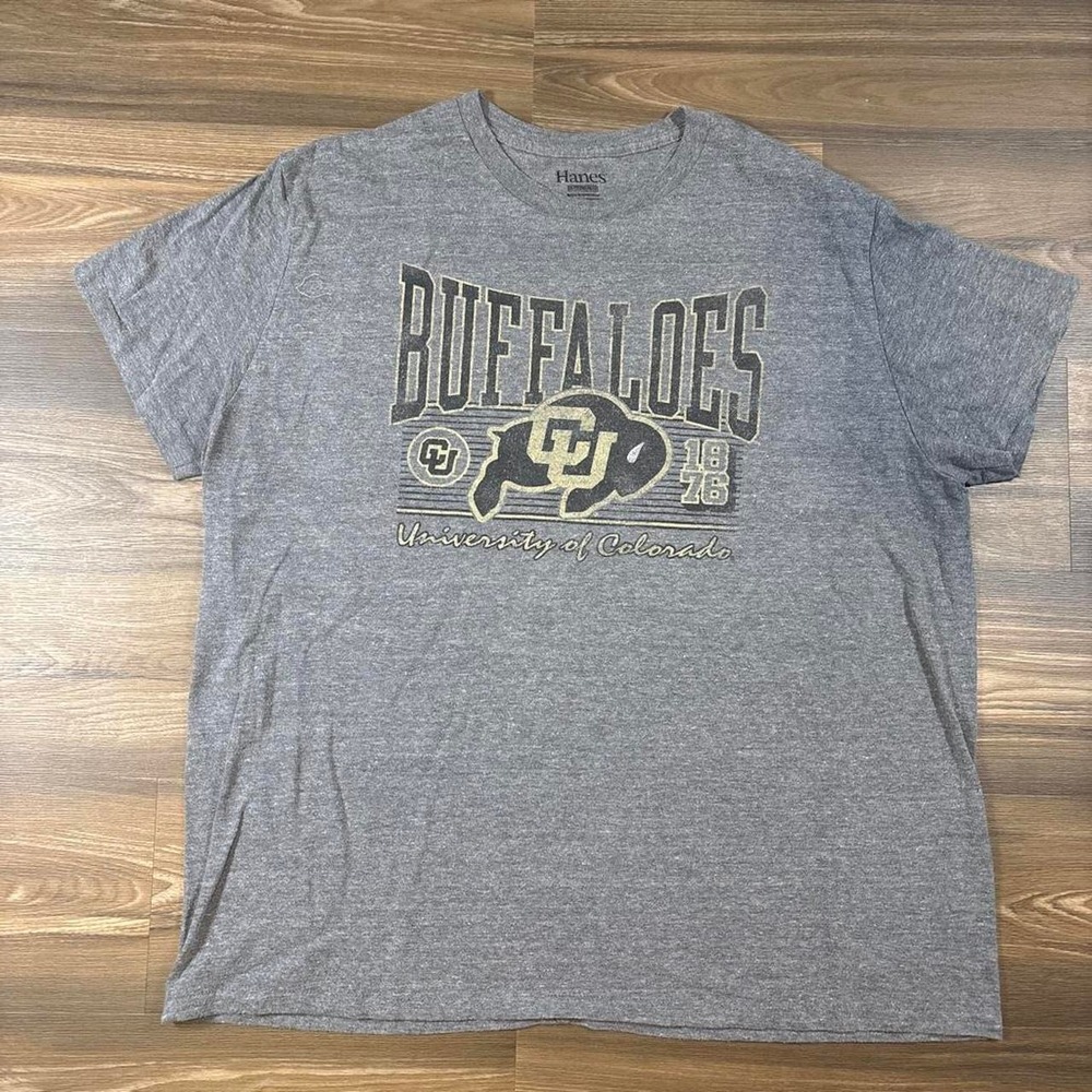 Gray Hanes University of Colorado Buffaloes tee with black & white graphic